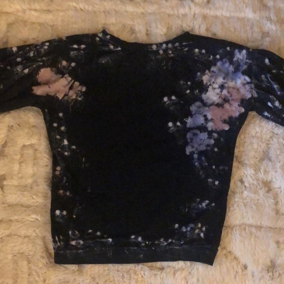 Free People black sweatshirt with billowy pleated sleeves and pink bleach effect - Picture 10 of 16